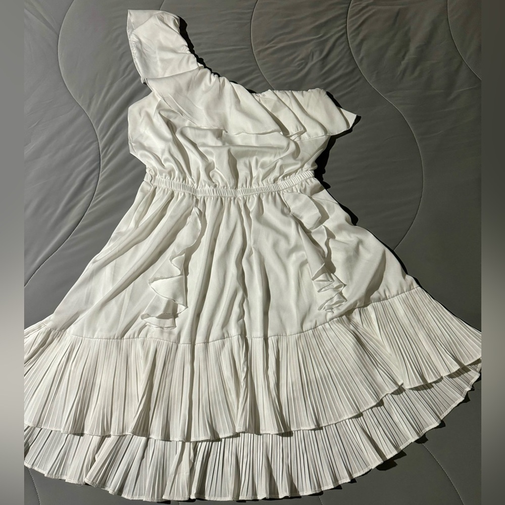 XOXO Dress White.